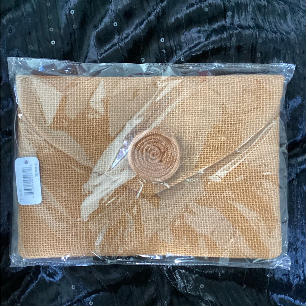Chic Tan Woven Jute Clutch